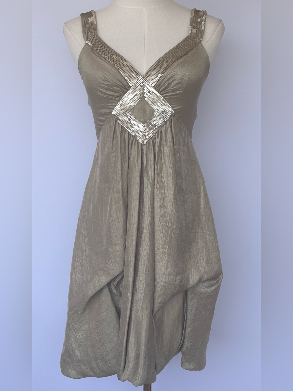 BCBGMaxAzria Women’s Metallic Gold Sequined Cocktail Dress Bubble Hem Size 0